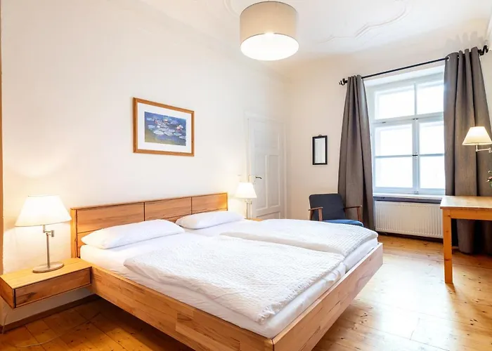 Goldenes Schiff פסאו